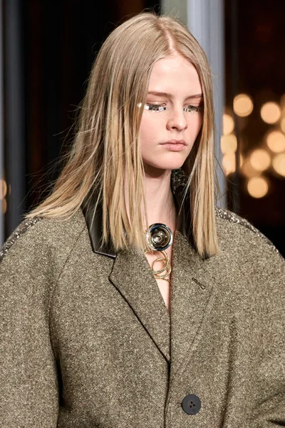 Look 36
